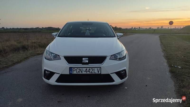 Biały Używany 2018 Seat Ibiza Hatchback | 37 500 zł (Uczciwa cena) - Obraz 1/4