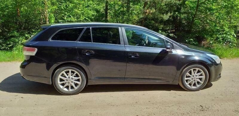 Czarny Używany 2009 Toyota Avensis T2 Kombi | 35 900 zł - Obraz 1/4