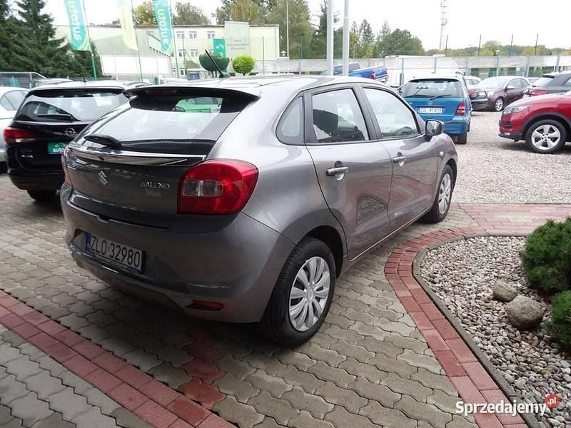 Używany Suzuki Baleno 90 KM (66 kW) 2017 Szary Hatchback