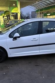 Używany Peugeot 207 70 KM (51 kW) 2010 Biały Hatchback