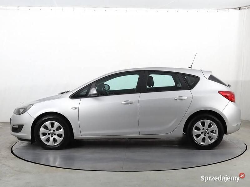 Używany Opel Astra 2014 Srebrny Hatchback