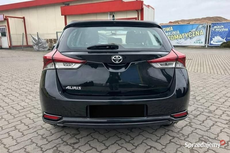 Używany Toyota Auris 132 KM (97 kW) 2018 Czarny Hatchback