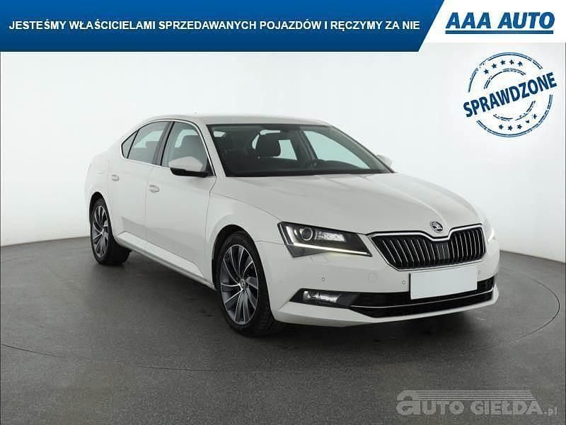Używany Skoda Superb 120 KM (88 kW) 2016 Biały