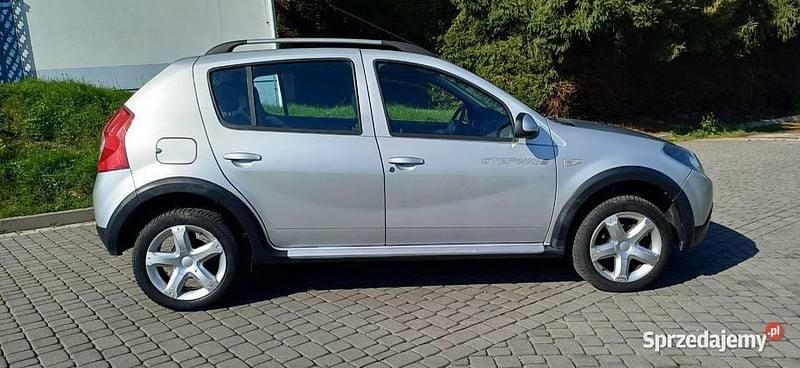 Srebrny Używany 2012 Dacia Sandero Stepway Hatchback | 12 900 zł (Uczciwa cena) - Obraz 1/4