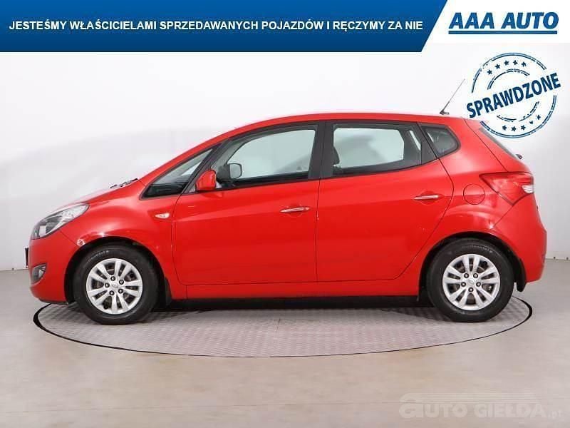 Używany Hyundai ix20 125 KM (91 kW) 2019 Czerwony Hatchback