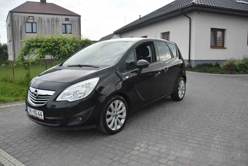 Czarny Używany 2013 Opel Meriva Minivan | 24 900 zł (Uczciwa cena) - Obraz 1/4