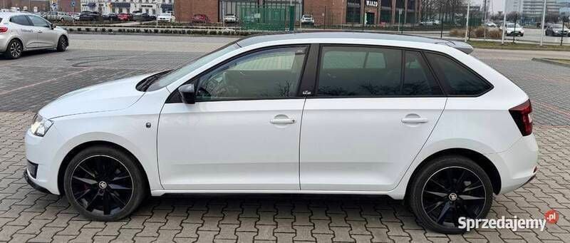 Biały Używany 2015 Skoda Rapid Monte Carlo Hatchback | 37 000 zł (Uczciwa cena) - Obraz 1/4