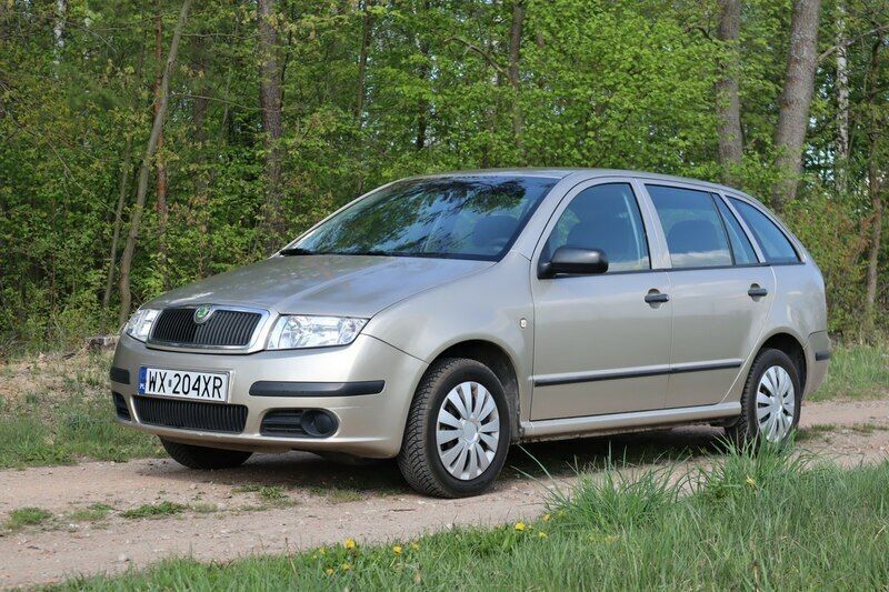 Używany Skoda Fabia 55 KM (40 kW) 2006 Beżowy Hatchback