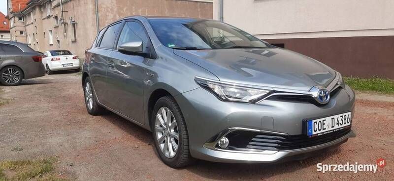 Srebrny Używany 2016 Toyota Auris Hybrid Executive Hatchback | 55 000 zł (Dobra cena) - Obraz 1/4