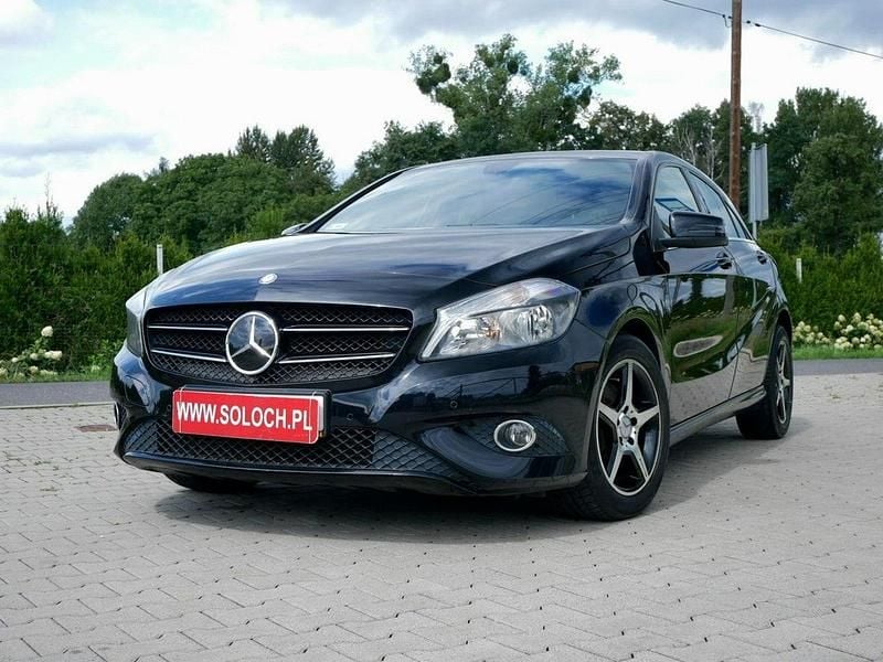 Czarny Używany 2013 Mercedes A180 Hatchback | 47 900 zł (Uczciwa cena) - Obraz 1/4