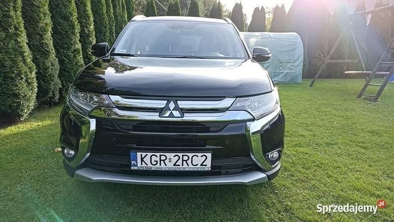 Używany Mitsubishi Outlander 150 KM (110 kW) 2016 Czarny SUV