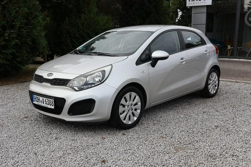 Srebrny (metalik) Używany 2012 Kia Rio Sedan/Limuzyna | 20 400 zł (Uczciwa cena) - Obraz 1/4