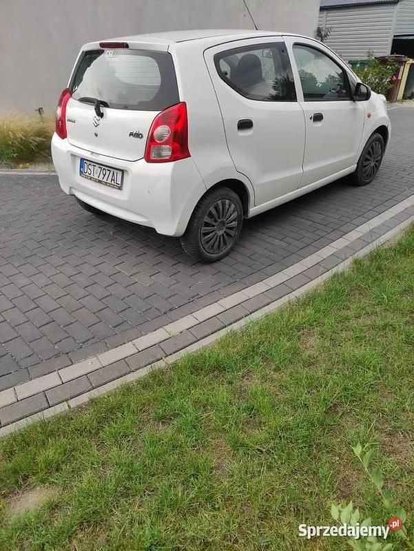 Biały Używany 2014 Suzuki Alto Hatchback | 9900 zł (Uczciwa cena) - Obraz 1/3