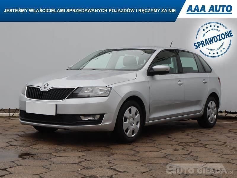 Używany Skoda Rapid 2018 Srebrny Hatchback