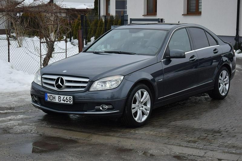 Używany Mercedes C180 155 KM (114 kW) 2010 Szary Sedan/Limuzyna