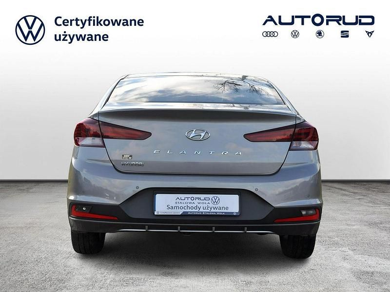 Używany Hyundai Elantra 128 KM (94 kW) 2019 Grafitowy Sedan/Limuzyna
