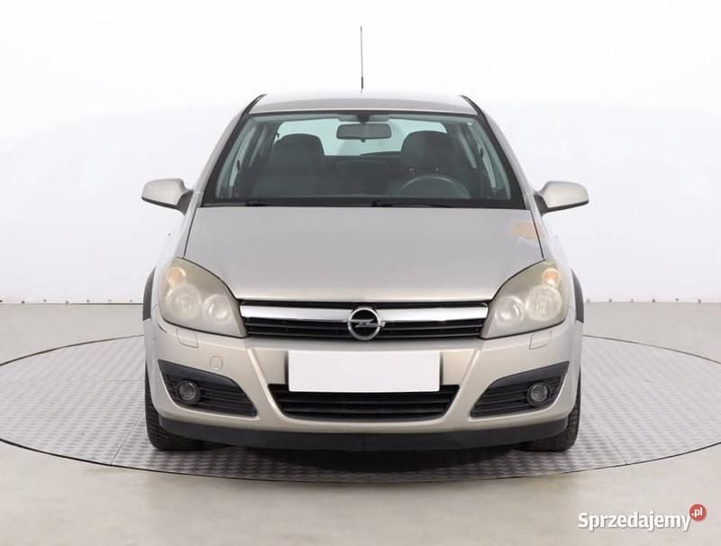 Beżowy Używany 2006 Opel Astra Hatchback | 6999 zł (Dobra cena) - Obraz 1/4