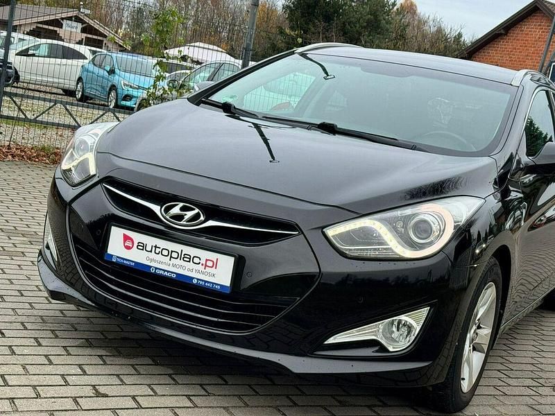 Używany Hyundai i40 136 KM (100 kW) 2013 Czarny (metalik) Kombi