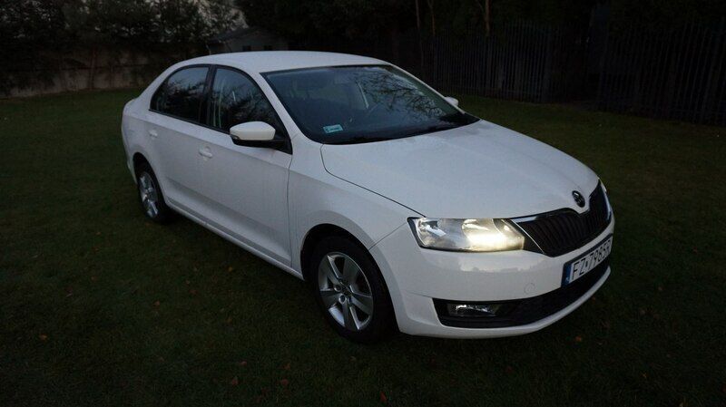 Używany Skoda Rapid 95 KM (69 kW) 2018 Biały Sedan/Limuzyna