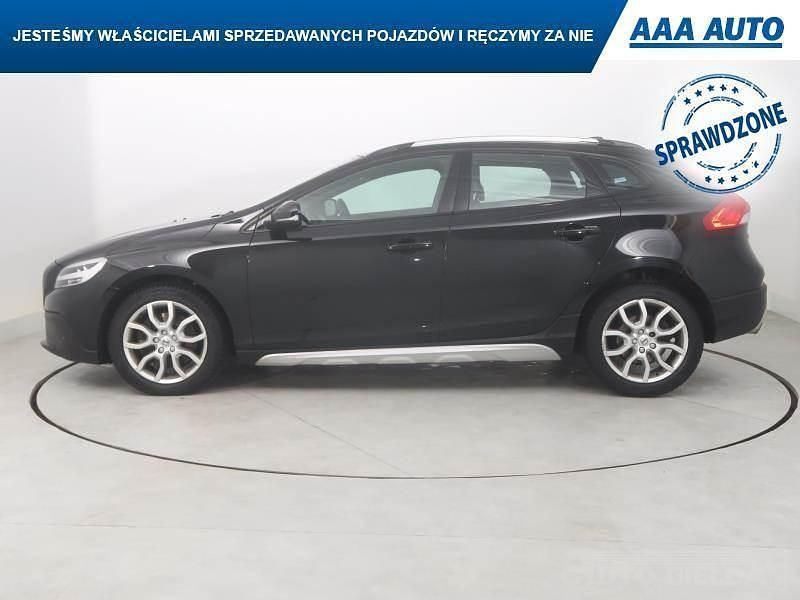Używany Volvo V40 CC 2017 Czarny Kombi
