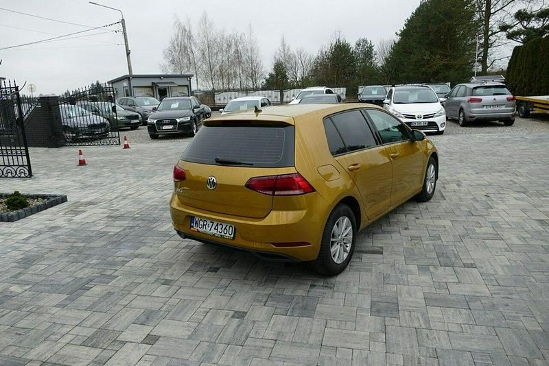 Używany VW Golf VII 115 KM (84 kW) 2019 Żółtozłoty Hatchback