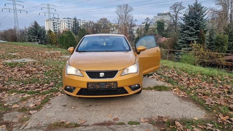 Żółtozłoty Używany 2012 Seat Ibiza Coupe | 15 000 zł - Obraz 1/4