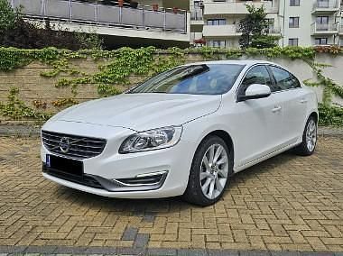 Biały Używany 2018 Volvo S60 Inscription Sedan/Limuzyna | 68 900 zł - Obraz 1/4