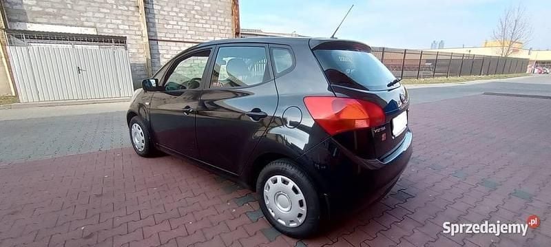 Czarny Używany 2011 Kia Venga Hatchback | 17 799 zł (Uczciwa cena) - Obraz 1/4