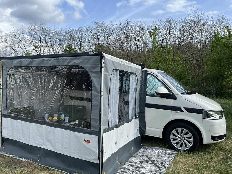 Biały Używany 2009 VW T5 Van | 69 900 zł - Obraz 1/4