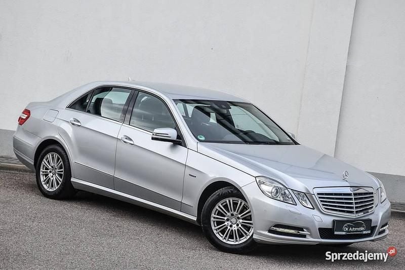 Srebrny Używany 2011 Mercedes A200 Elegance Sedan/Limuzyna | 40 899 zł - Obraz 1/4
