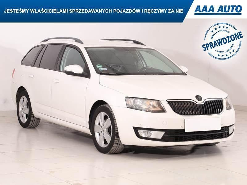 Używany Skoda Octavia 2016 Biały Hatchback