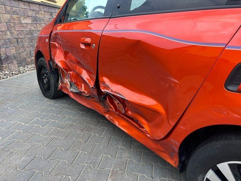 Używany Renault Twingo 60 kW (82 KM) 2022 Inny (metalik) Hatchback