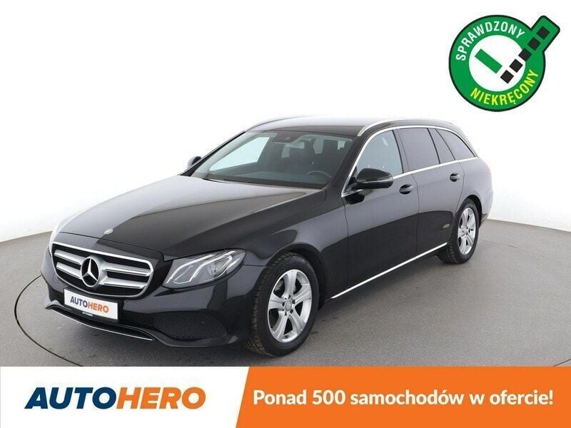 Czarny Używany 2016 Mercedes E220 Kombi | 95 900 zł - Obraz 1/3