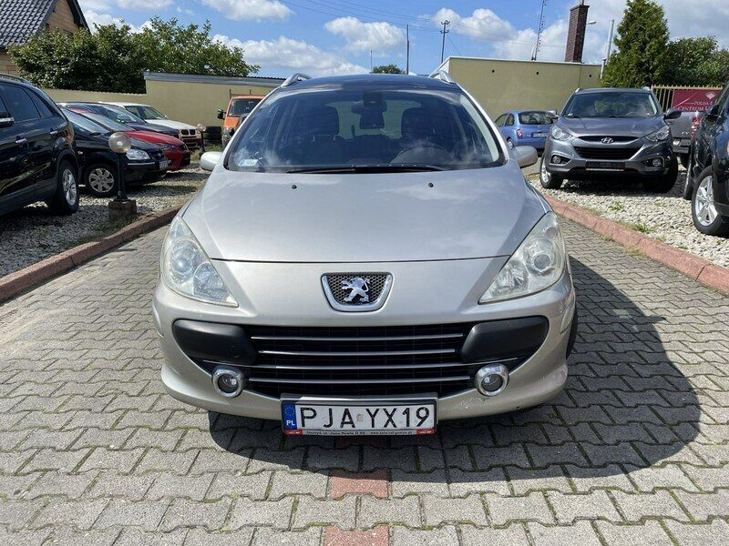 Używany Peugeot 307 109 KM (80 kW) 2008 Srebrny Kombi