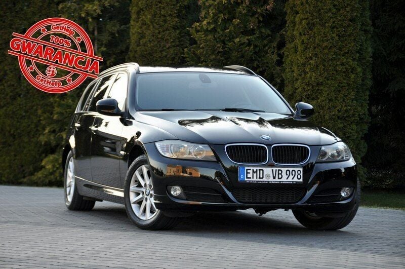 Czarny Używany 2011 BMW 320 Kombi | 19 900 zł (Uczciwa cena) - Obraz 1/4
