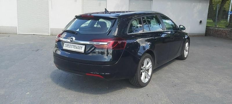 Używany Opel Insignia 140 KM (102 kW) 2015 Czarny Sedan/Limuzyna