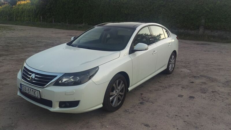 Biały Używany 2012 Renault Latitude Sedan/Limuzyna | 34 000 zł - Obraz 1/4