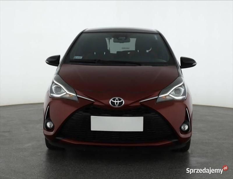 Bordowy Używany 2019 Toyota Yaris Hatchback | 54 999 zł (Uczciwa cena) - Obraz 1/4