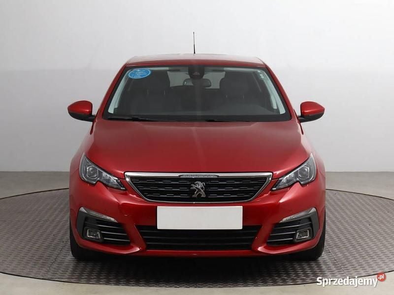 Używany Peugeot 308 2019 Czerwony Hatchback
