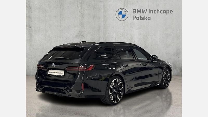 Używany BMW 520 Comfort Edition 197 KM (144 kW) 2024 Czarny szafir metalizowany Kombi
