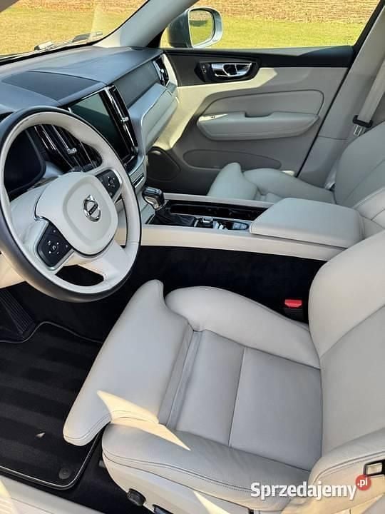 Używany Volvo XC60 2019 Szary SUV