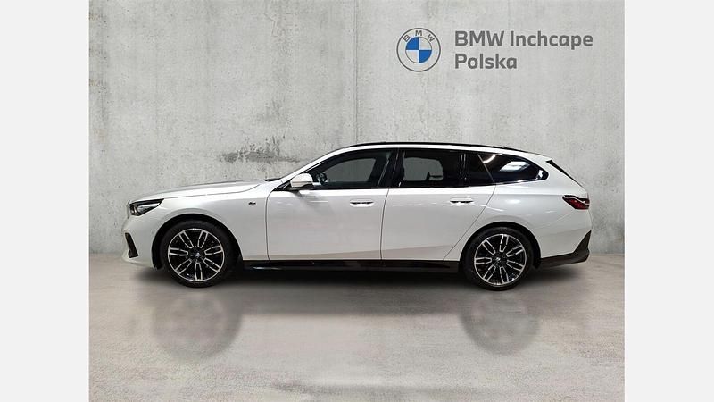 Używany BMW 520 Comfort Edition 197 KM (144 kW) 2024 Biel mineralna metalizowany Kombi