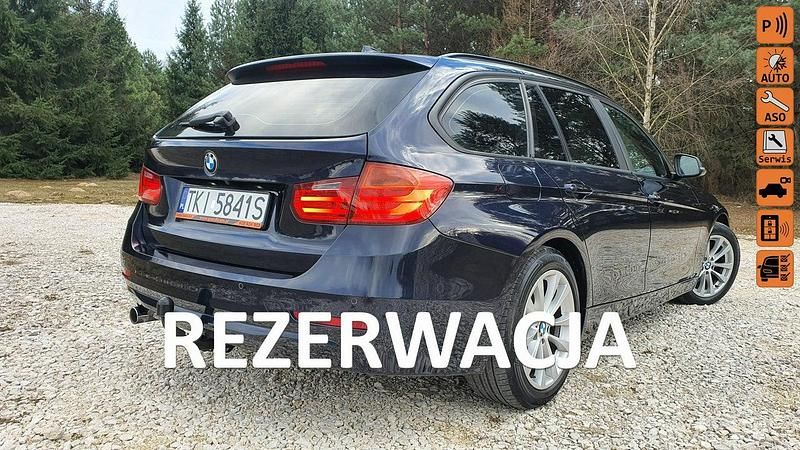Niebieski (metalik) Używany 2013 BMW 320 Shadowline Kombi | 31 800 zł (Super Cena) - Obraz 1/4