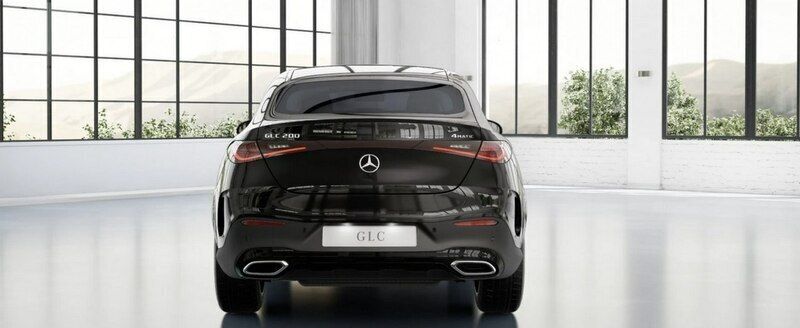 Używany Mercedes GLC200 204 KM (150 kW) 2024 Czarny SUV