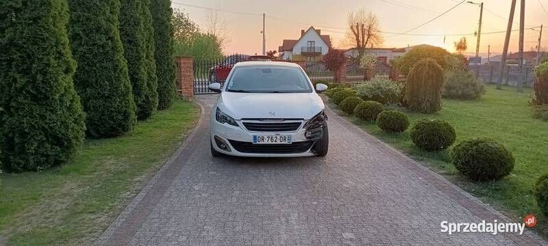 Używany Peugeot 308 GT-line 2015 Biały Sedan/Limuzyna