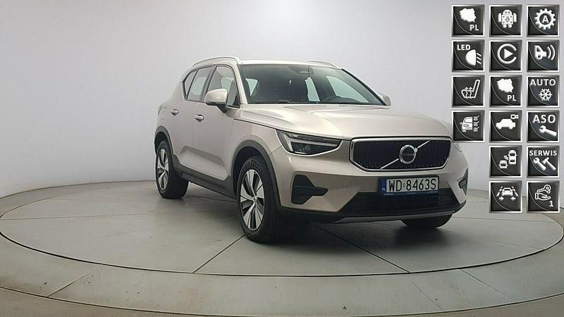 Złoty Używany 2022 Volvo XC40 Core SUV | 124 850 zł (Uczciwa cena) - Obraz 1/4