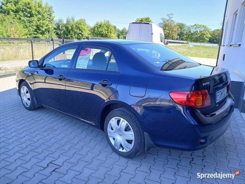 Używany Toyota Corolla 2008 Granatowy Sedan/Limuzyna