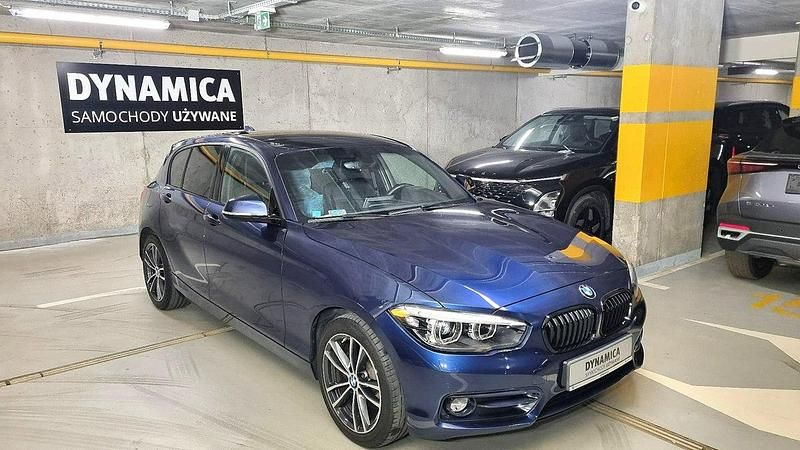 Niebieski (metalik) Używany 2019 BMW 125 Hatchback | 92 900 zł - Obraz 1/4