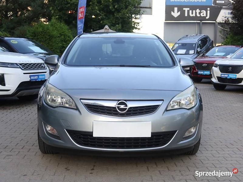 Szary Używany 2010 Opel Astra Hatchback | 24 999 zł (Uczciwa cena) - Obraz 1/4