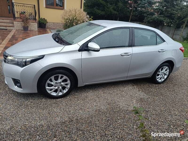 Srebrny Używany 2014 Toyota Corolla Sedan/Limuzyna | 49 900 zł (Uczciwa cena) - Obraz 1/4
